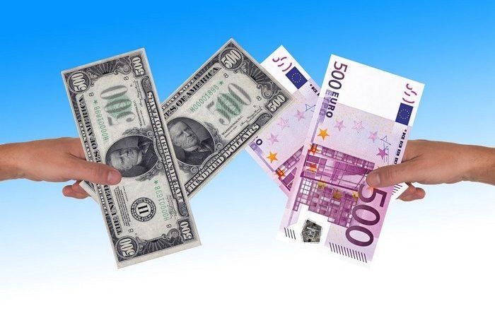 Российские банки отказываются продавать валюту после решения Центробанка ( Geralt/pixabay.com/Pixabay License)
 | Epoch Times Media