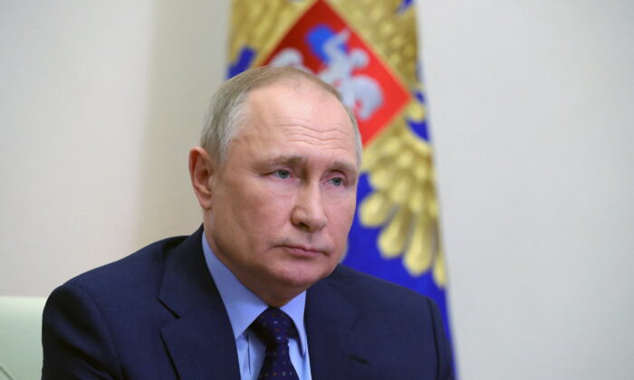 Владимир Путин 7 апреля 2022 года. (Sputnik/Mikhail Klimentyev/Kremlin via Reuters) | Epoch Times Media
