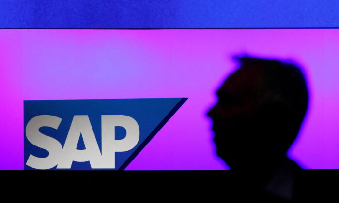 Логотип SAP во время ежегодного общего собрания компании в Мангейме, Германия, 15 мая 2019 г. Фото: Ralph Orlowski/Reuters
 | Epoch Times Media