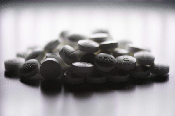 Таблетки, отпускаемые по рецептам, содержат оксикодон и ацетаминофен. Фото: The Canadian Press/Graeme Roy