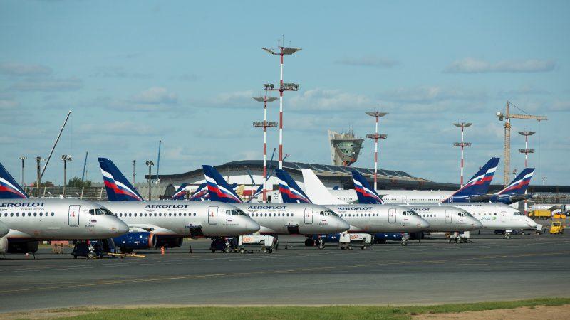 Пассажирские самолеты Sukhoi Superjet 100-95, эксплуатируемые Аэрофлотом, в Шереметьево в Москве. Источник: Bloomberg

 | Epoch Times Media