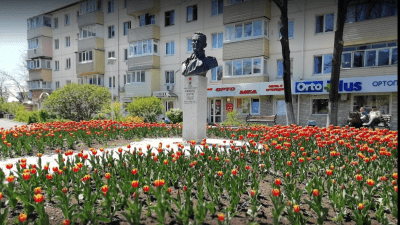 Жительницу Владивостока арестовали за облитый краской бюст Зорге
