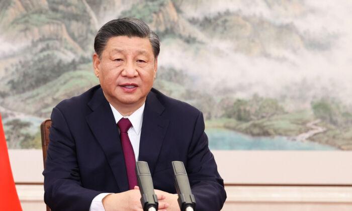 Китайский лидер Си Цзиньпин выступает с речью по видеосвязи на церемонии открытия Боаоского форума для Азии в южной китайской провинции Хайнань 21 апреля 2022 года. (Huang Jingwen/Xinhua via AP)
 | Epoch Times Media