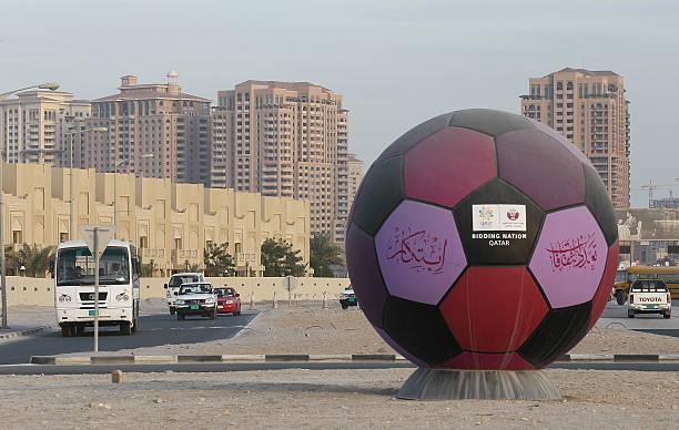 Высотные офисные здания и гостиницы в новом центре города и районе Вест-Бэй в Дохе, Катар. Фото: Christof Koepsel/Getty Images | Epoch Times Media