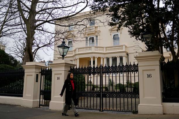 Недвижимость Абрамовича за $10 млн заморожена в Португалии