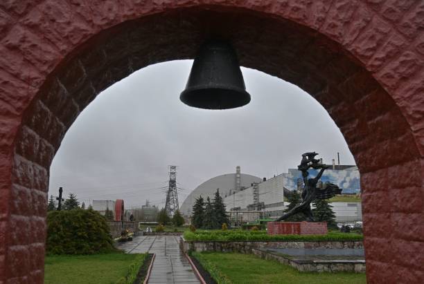 Купол Чернобыльской атомной электростанции, закрывающий реакторный блок номер 4. Временный захват Россией Чернобыльской АЭС был «очень, очень опасным» и повысил уровень радиации, но сейчас он вернулся к норме, заявил глава атомного наблюдательного совета ООН 26 апреля 2022 года. Фото: SERGEI SUPINSKY/AFP via Getty Images
 | Epoch Times Media