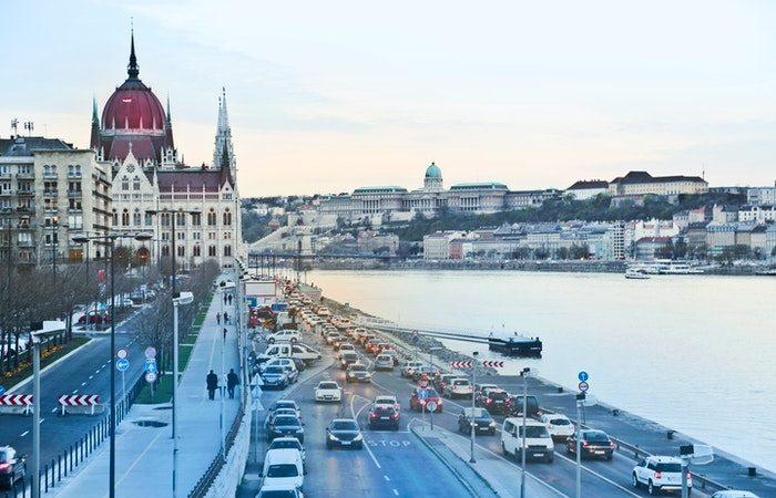 Венгрия ввела чрезвычайное положение в стране