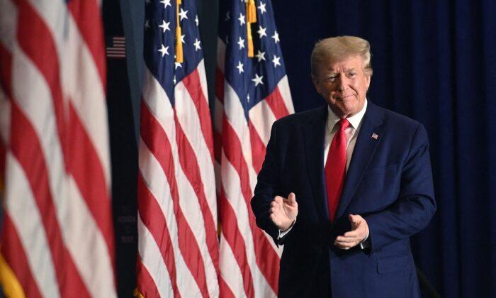 Экс-президент Дональд Трамп выступает на саммите America First Policy Institute в Вашингтоне, 26 июля 2022 года. Фото: Mandel Ngan/AFP via Getty Images
 | Epoch Times Media