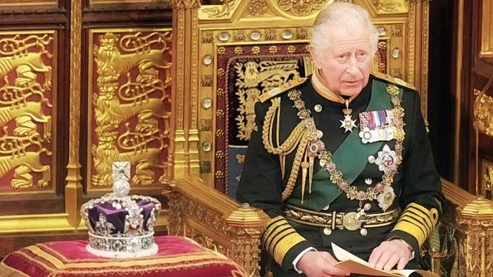 Сын королевы Чарльз, пожелавший называться Карлом III. Фото: bbc.com