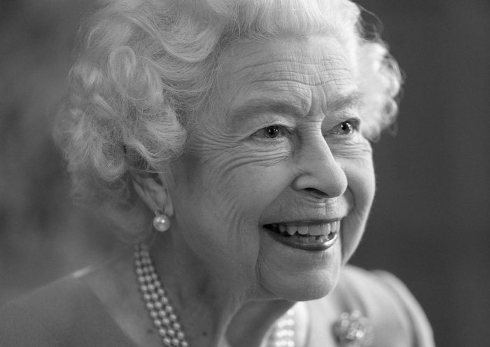 Умерла королева Елизавета II. Великобритания и весь мир в трауре