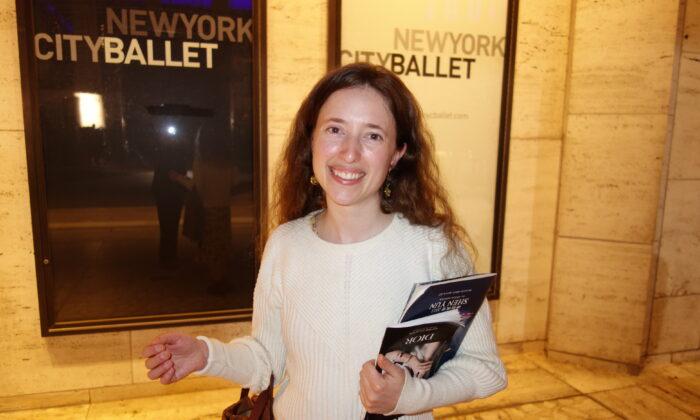 Одри Фернандес Фрейзер на шоу Shen Yun Performing Arts в Линкольн-центре, Нью-Йорк, 12 апреля 2023 года. (Lily Yu/The Epoch Times) | Epoch Times Media
