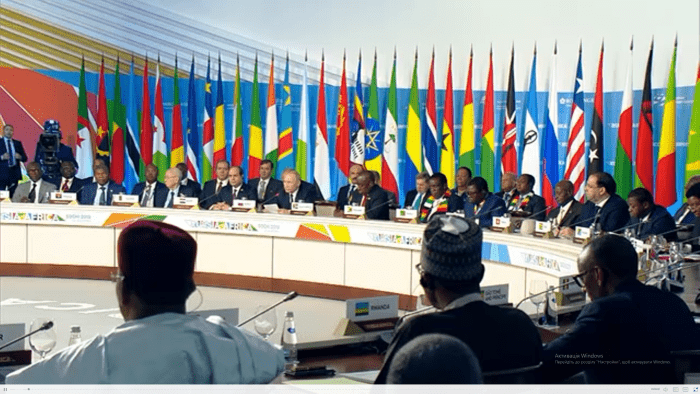Лидеры африканских стран съезжаются в Россию на саммит Африка-Россия