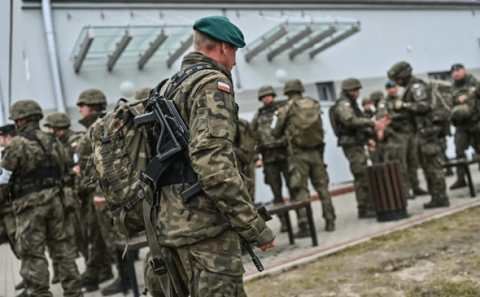 В связи с возможной угрозой из Беларуси Польша усиливает свои войска