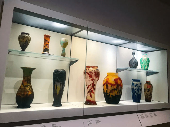 Коллекция Музея искусств Крайслера насчитывает более 30 тыс. предметов. Эти великолепно расписанные вазы составляют лишь небольшую её часть. (Lynn Topel)