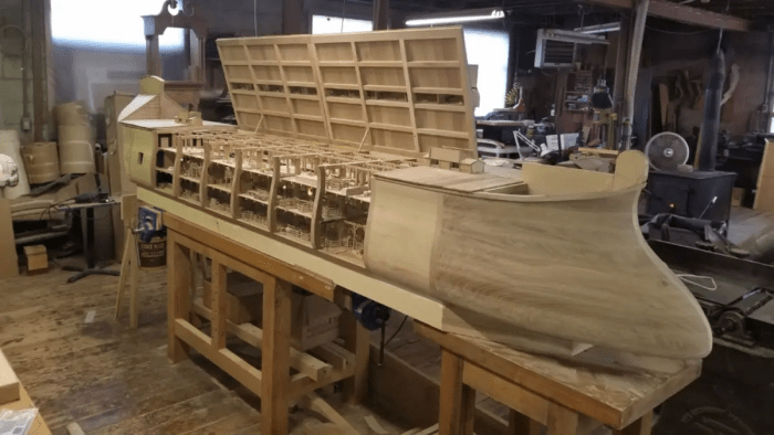 Деревянная модель Ноева ковчега на этапе строительства. (Courtesy of Mackie Jenkins)